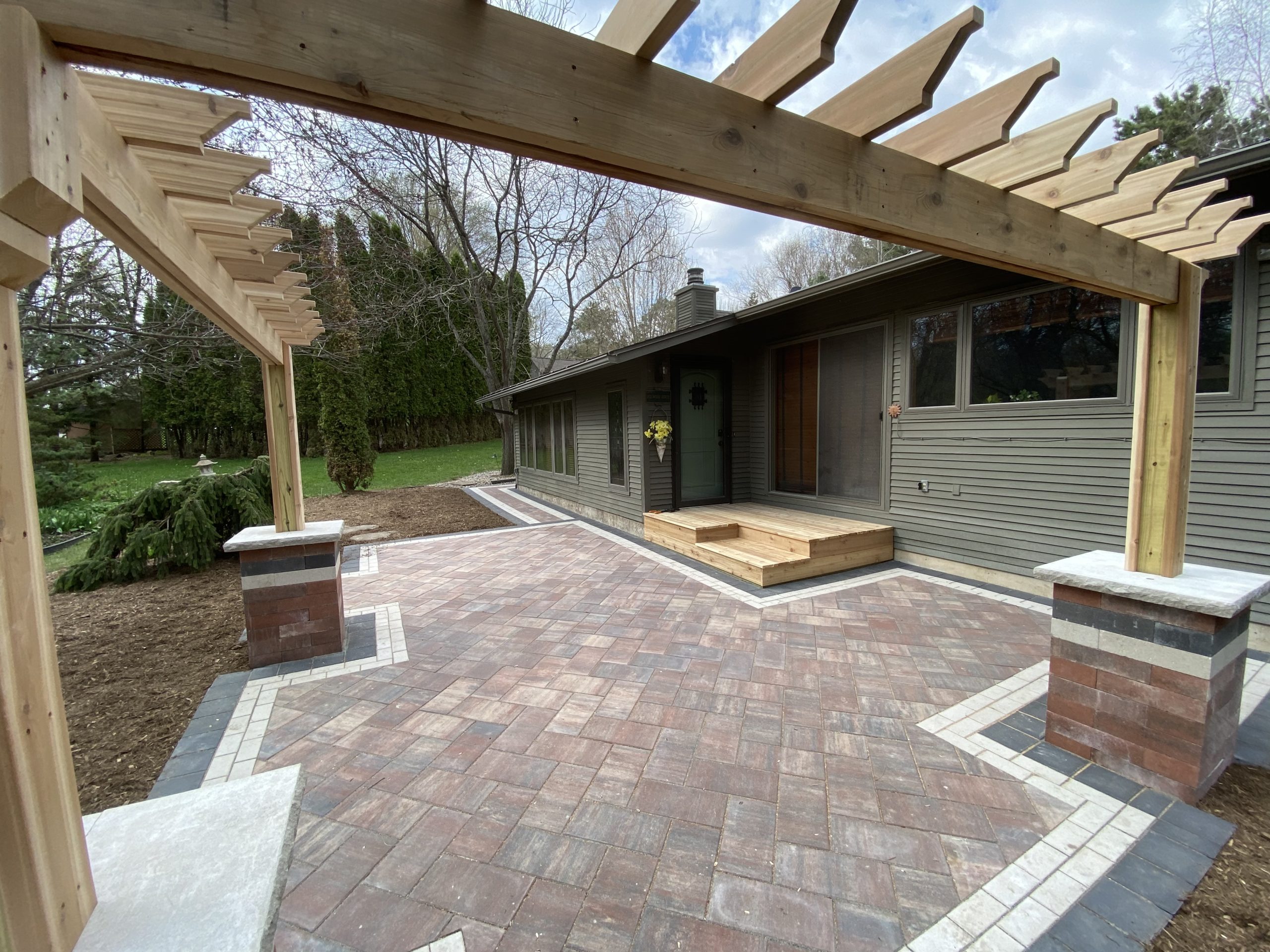 Modern Hardscape With Pergola Redesign Your Landscape